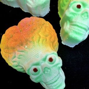 Martian attack bath bomb